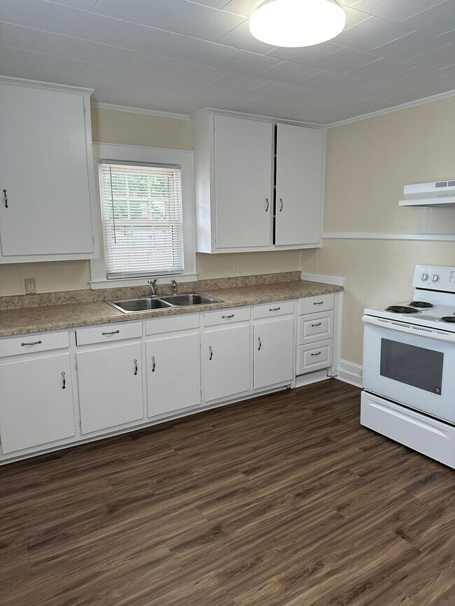 Building Photo - 205/207 WATER STREET