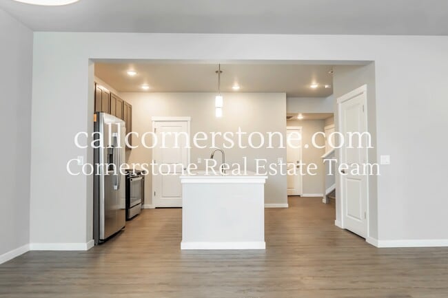 Building Photo - 5415 Necker Heights
