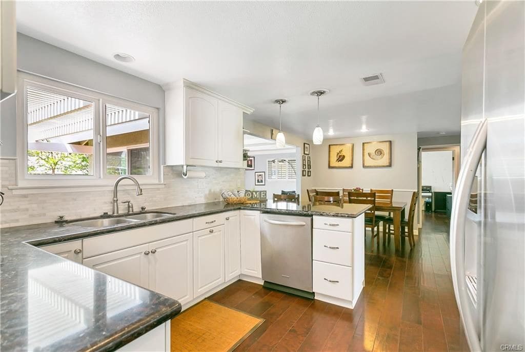 Building Photo - 17353 Elm St