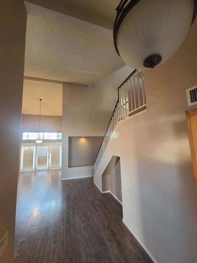 Building Photo - 16014 N 48th Pl