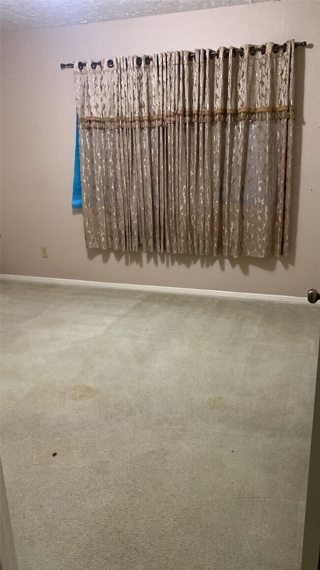 Building Photo - 11818 Plumbrook Dr