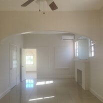Building Photo - 319 Kenilworth Blvd