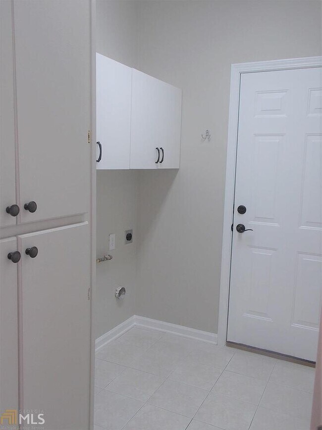 Building Photo - 2310 Applegate Ln