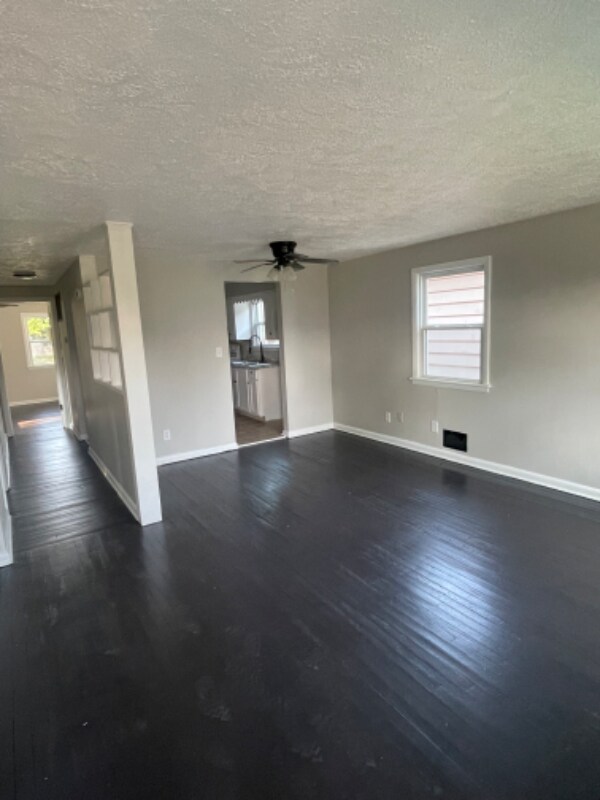 Building Photo - 1737 W Gaulbert Ave