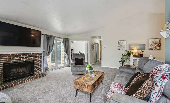 Building Photo - 646 S Joplin St