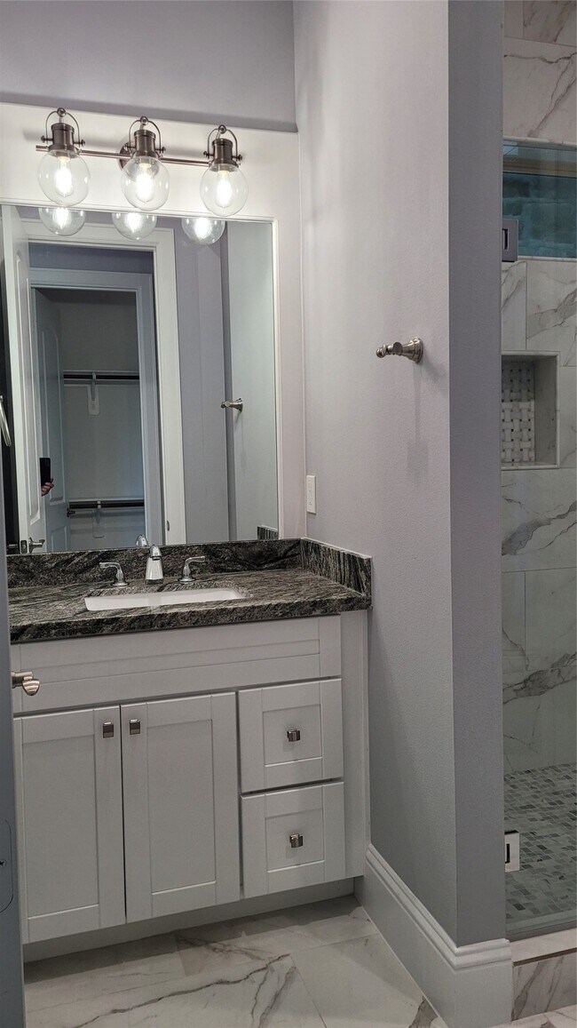 Building Photo - 9729 Neuens Rd