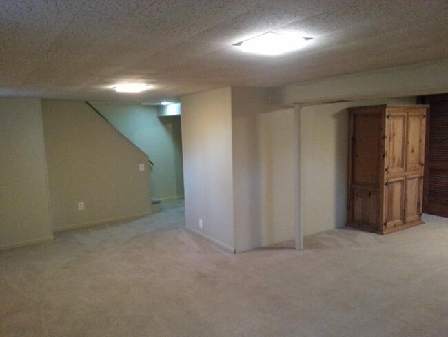 Building Photo - 2319 Stryker Ave