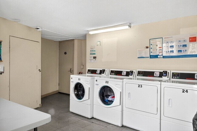 Building Photo - 20 Westgate Rd