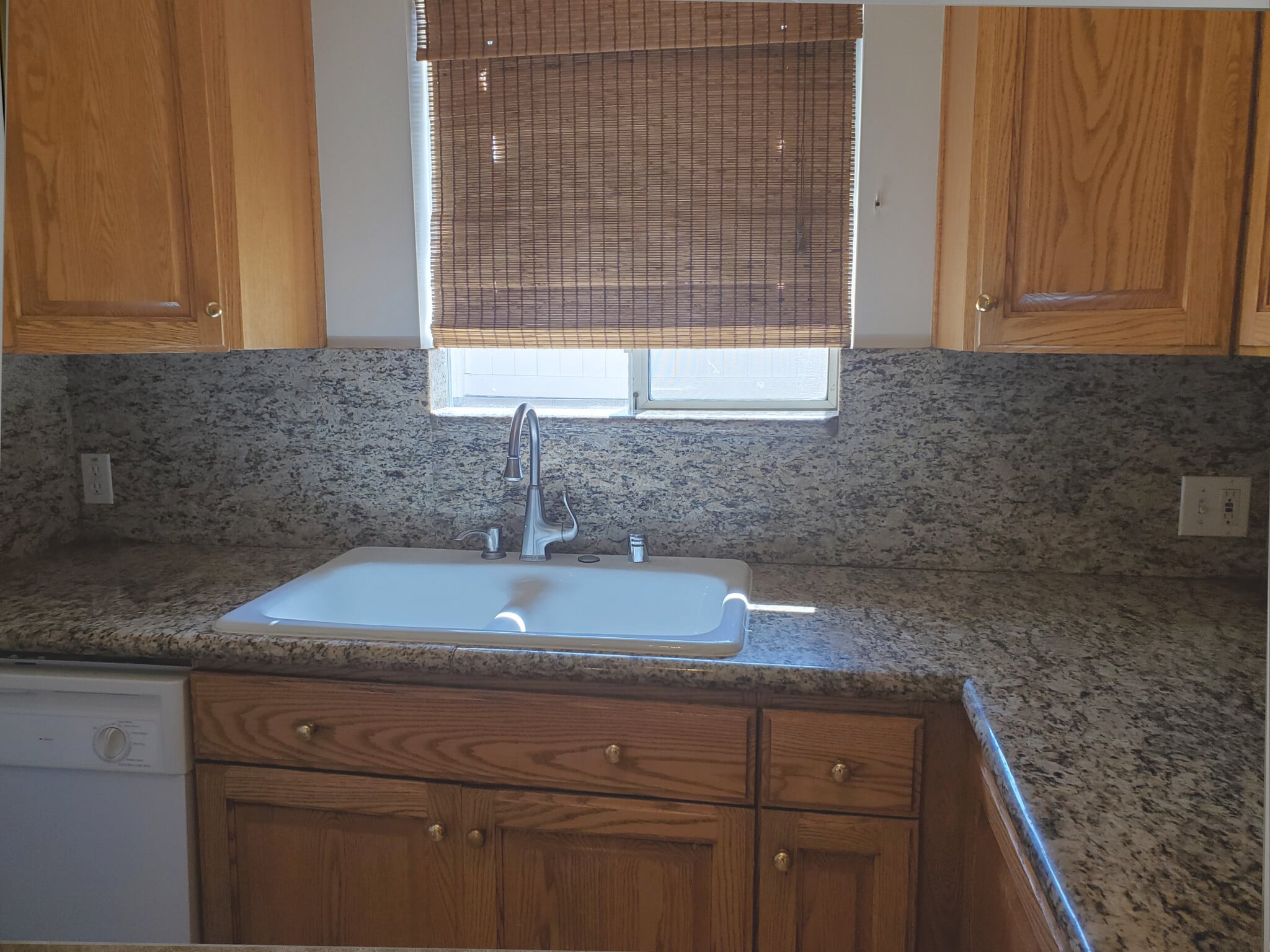 Granite counter tops - 17961 Lull St