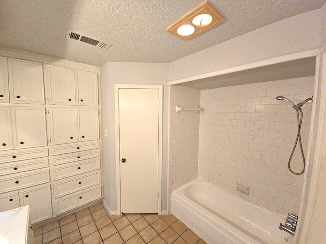 Building Photo - 1705 Bodart Ct