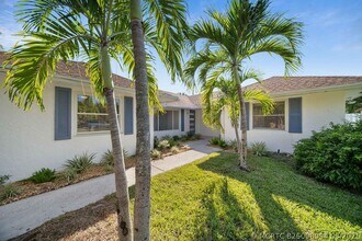 Building Photo - 518 Kingbird Cir