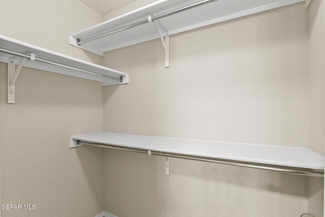 Building Photo - 2933 Pebble Rock Pl