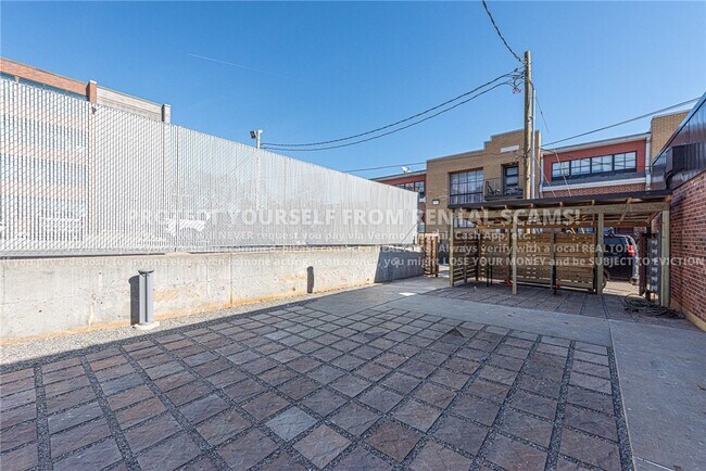 Building Photo - 315 Eureka Aly