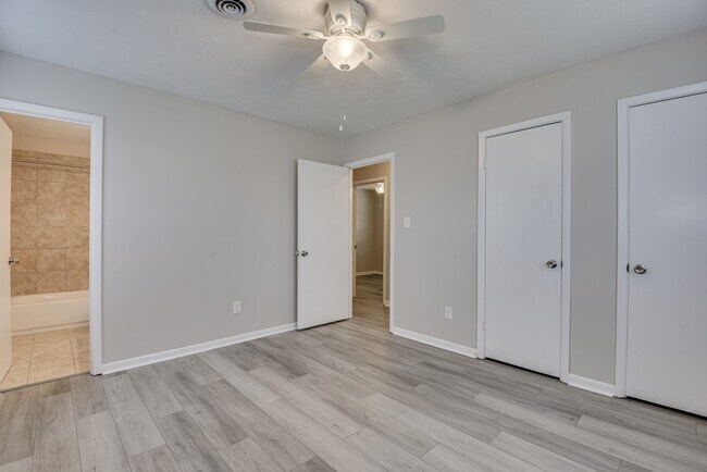 Building Photo - 250 Almon Ct
