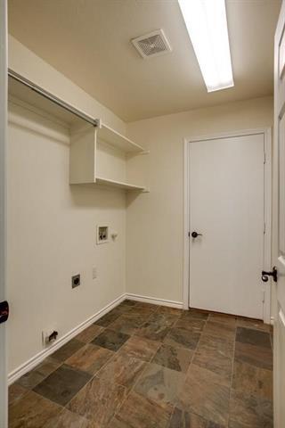 Building Photo - 314 Chisholm Trail