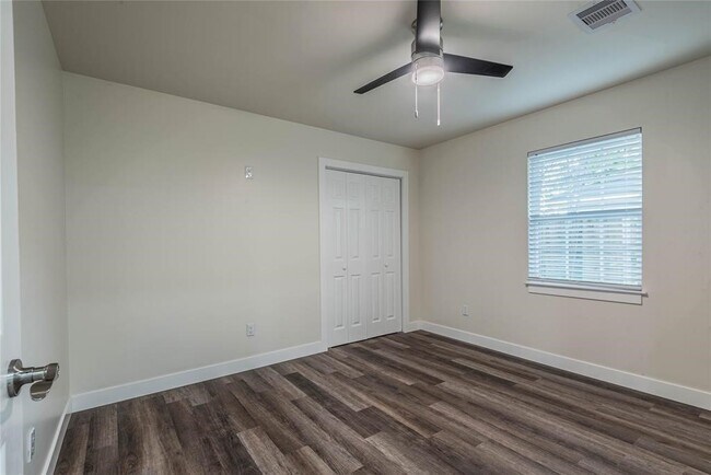 Building Photo - 6003 De Moss Dr
