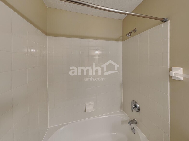 Building Photo - 279 Rockmill St