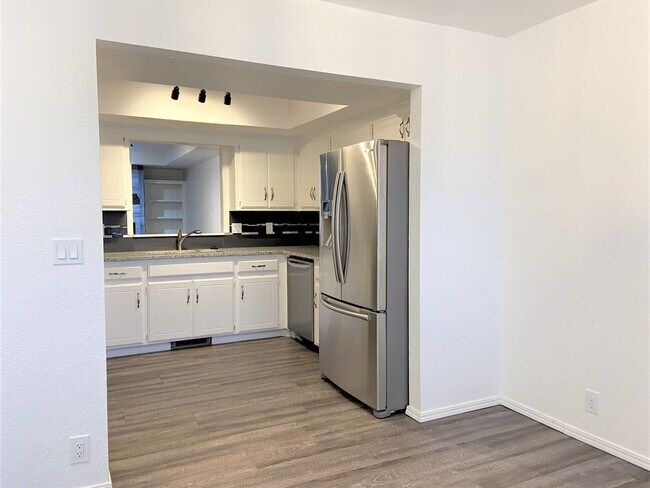Building Photo - Spacious 3-Bedroom Home with Modern Amenit...