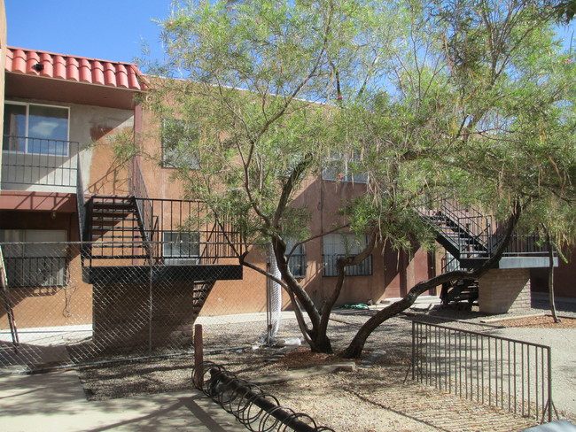 Building Photo - Zodiac Apartments