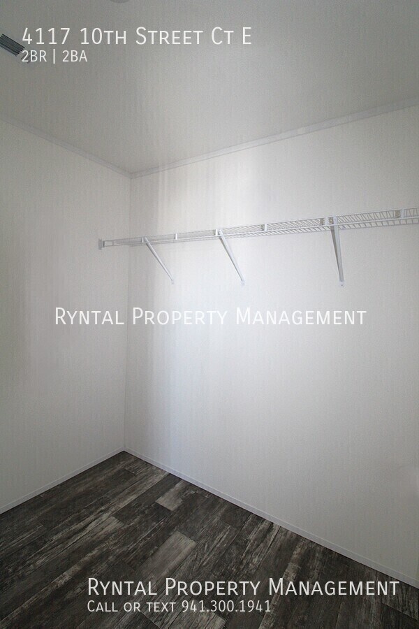 Building Photo - 4117 10th St Ct E