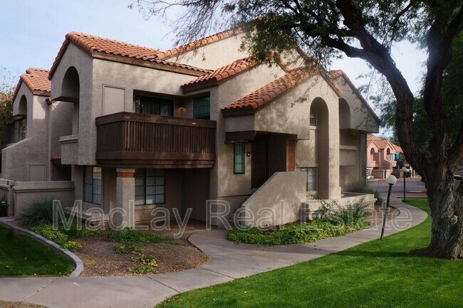 Primary Photo - 925 N College Ave