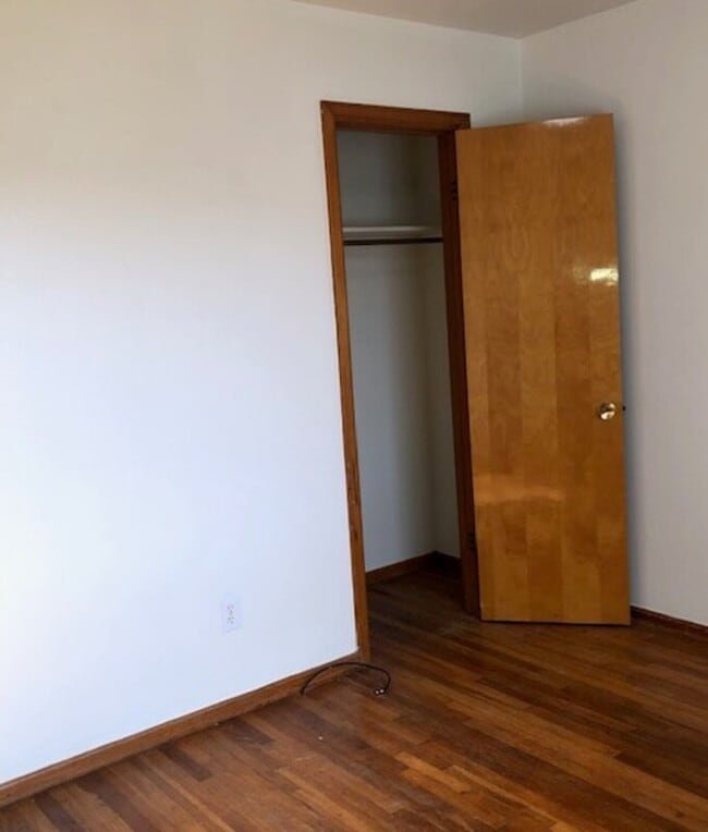 Building Photo - 5050 Northfield Dr