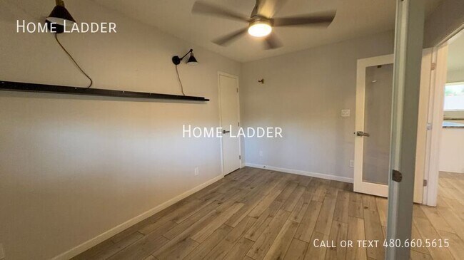 Building Photo - 4362 E Ludlow Dr