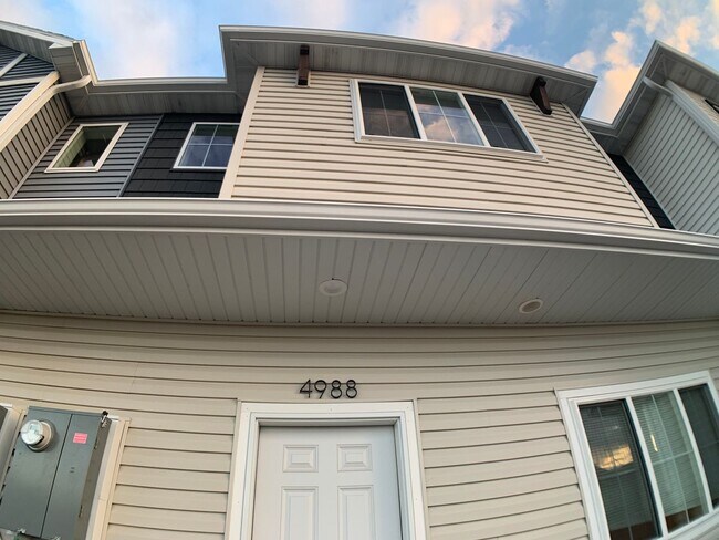 Building Photo - Valley View Townhomes