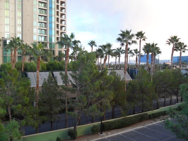 Building Photo - Meridian Top-Floor Luxury 1Bdr/Bath Fully ...