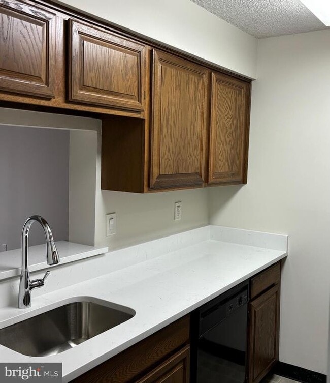 Building Photo - 1222 Ravens Crest Dr