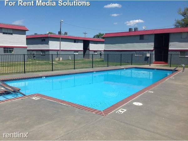 Building Photo - 810 NW 12th St