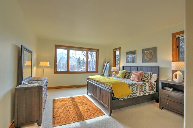 Building Photo - 408 Settlement Ln