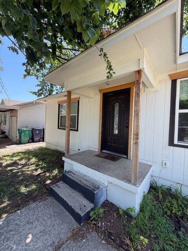Building Photo - 2616 SW 38th St