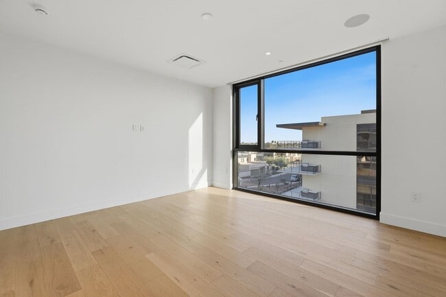 Building Photo - 4849 N Camelback Rdg Dr