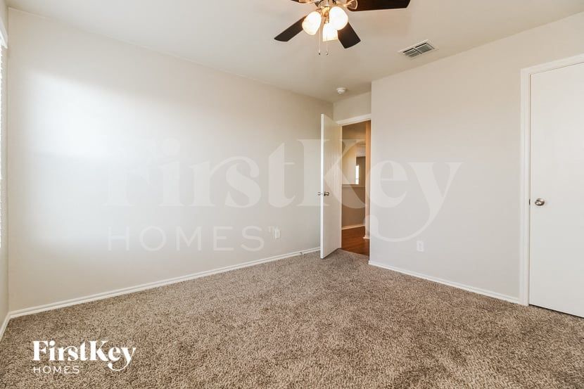 Building Photo - 2809 Spencer Cir