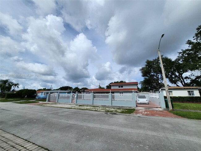 Primary Photo - 3620 SW 106th Ave