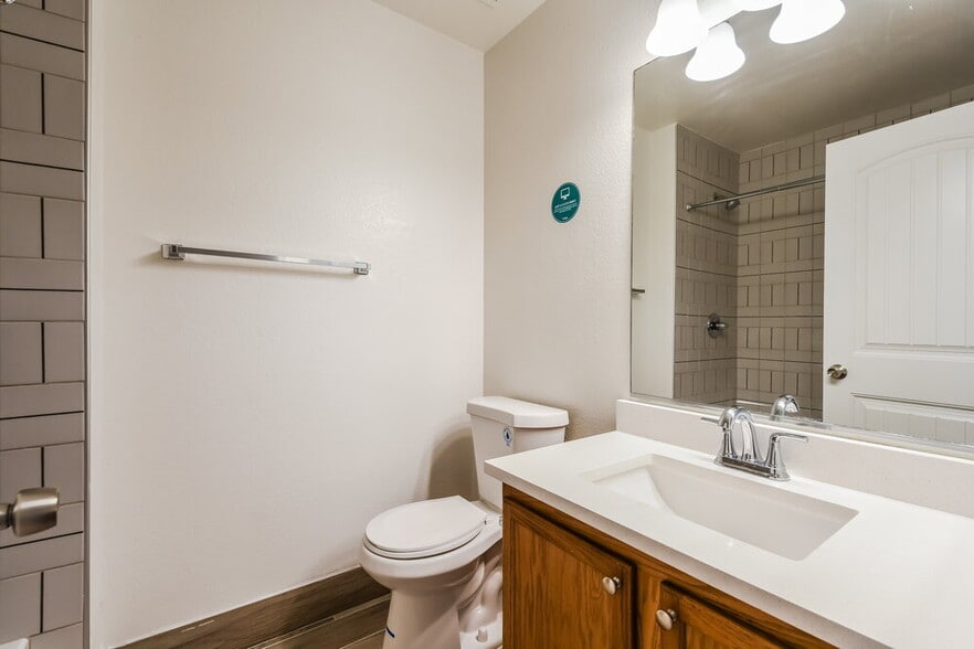 Building Photo - 10548 W Angels Ln