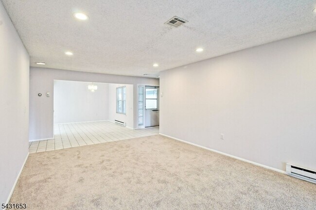 Building Photo - 332C Quinton Dr