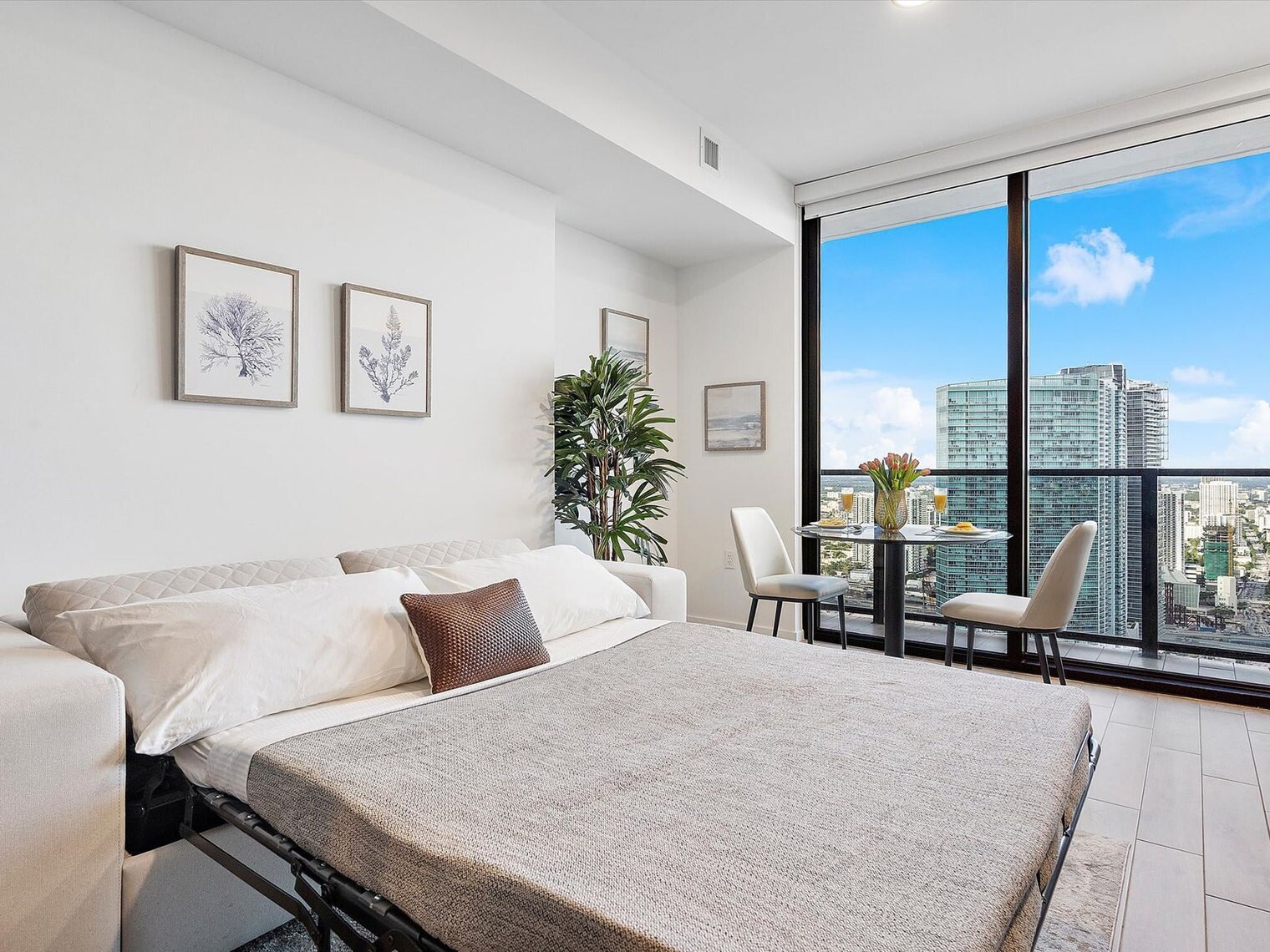 Building Photo - 398 NE 5th St