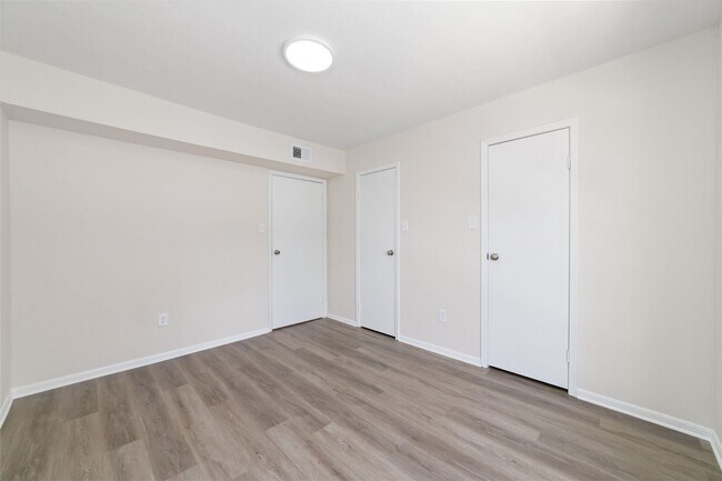 Building Photo - 3770 Lovers Wood Ln