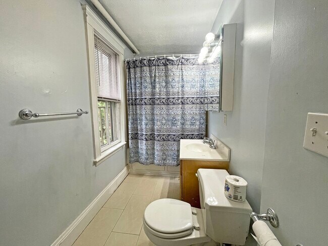 Building Photo - 399 Newtonville Ave
