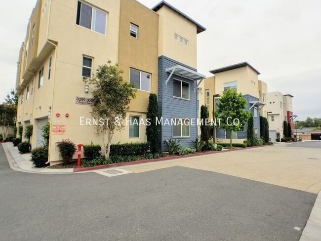 Building Photo - 5777 Acacia Ln