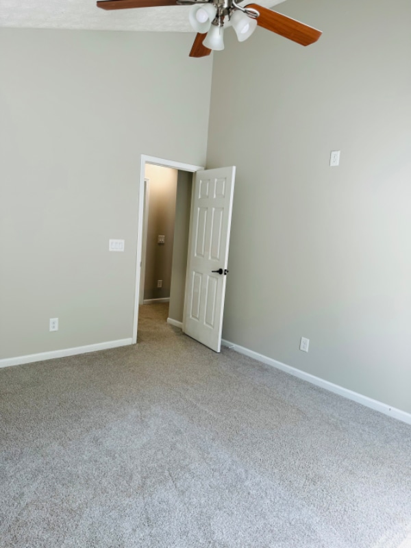 Building Photo - 208 Oak Grove Way