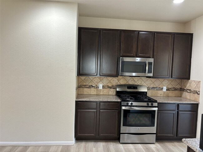 Building Photo - 15019 Darby Retreat Ln