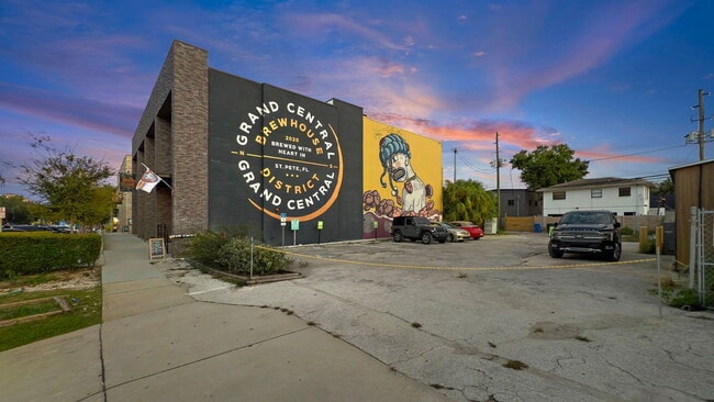 Building Photo - 2649 1/2 Dartmouth Ave N