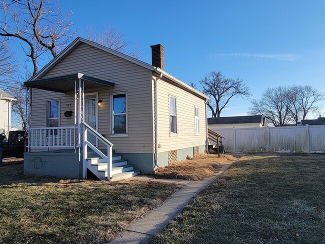 Building Photo - 533 Deleon St