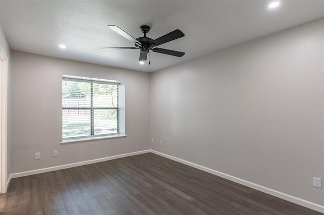 Building Photo - 5017 Brookview Dr