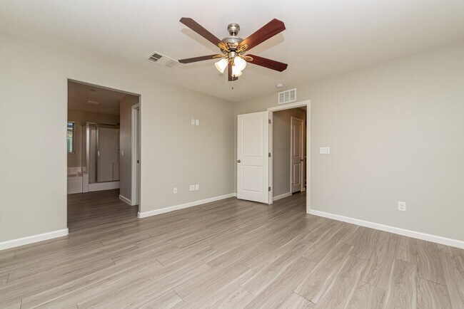 Building Photo - 10152 Ruggles Mansion Ave