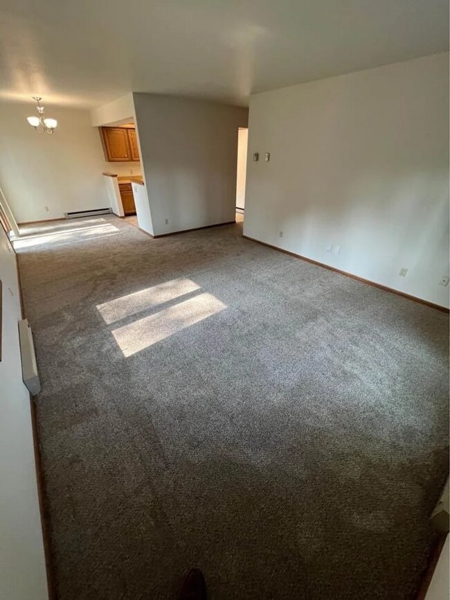 Building Photo - 642-648 S 44th Avenue