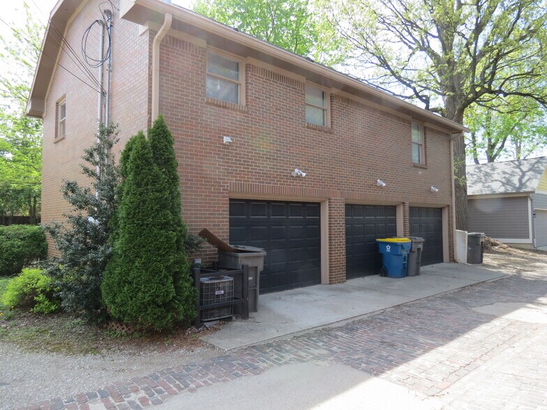 Reserved Garage Space - 1532 N College Ave